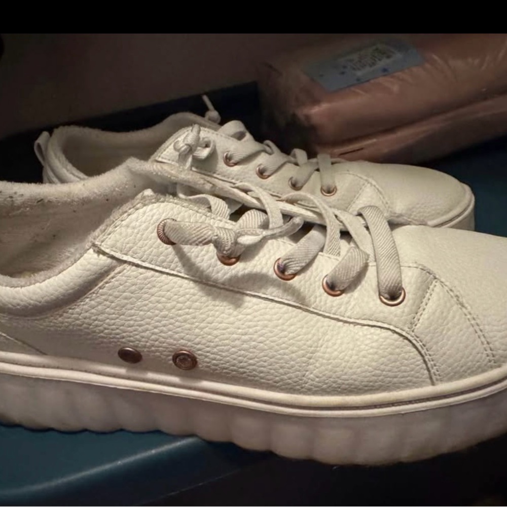 Roxy white tennis shoes